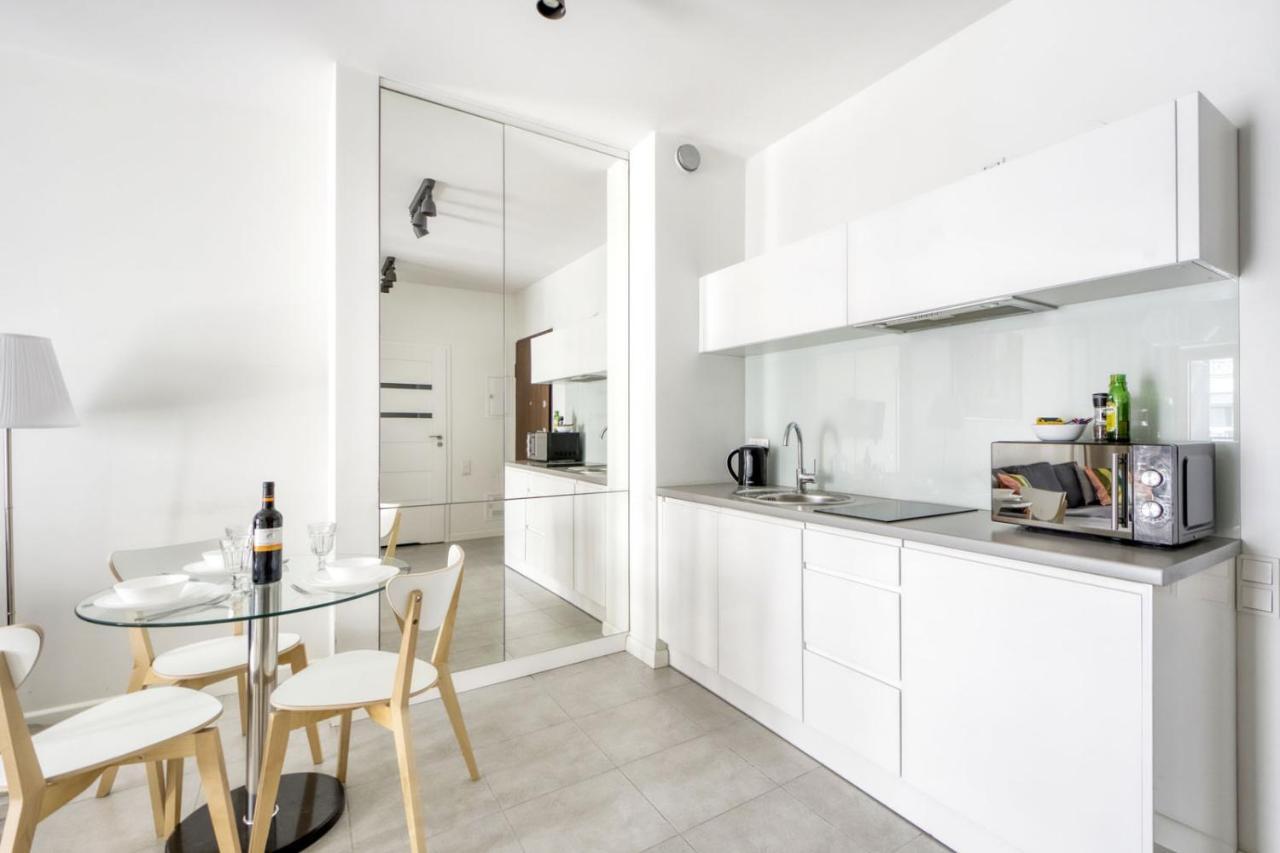 Warsaw Night Apartments Menica Residence Luaran gambar